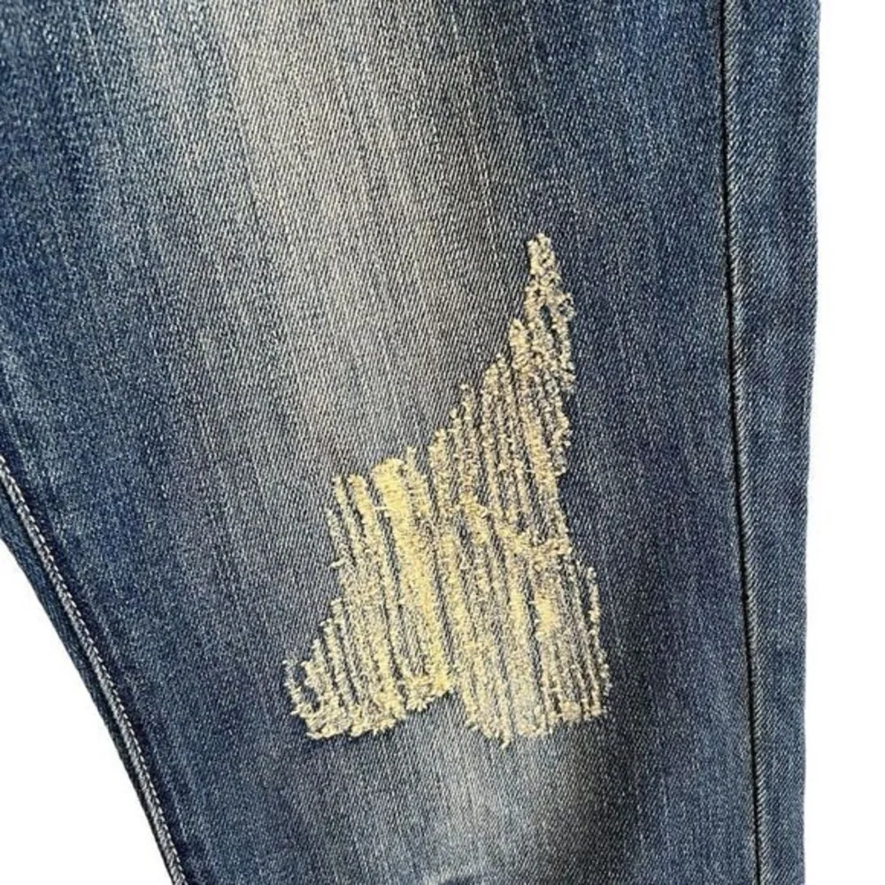 WILDFOX Baggy Crop Distressed Jeans Size 26